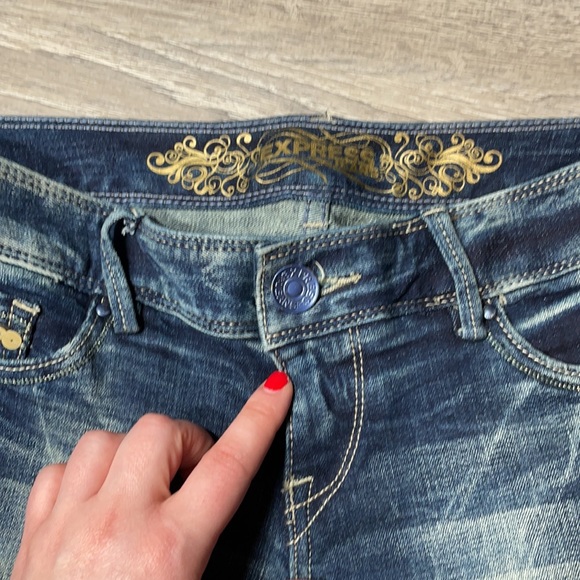 NWOT EXPRESS ZELDA SLIM FIT ULTRA LOW RISE BARELY BOOTCUT SIZE 2 JEANS - Picture 8 of 9